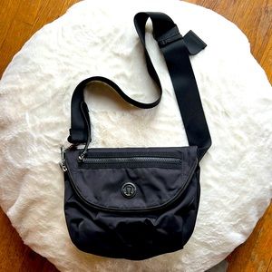Lululemon Festival Bag Crossbody Black